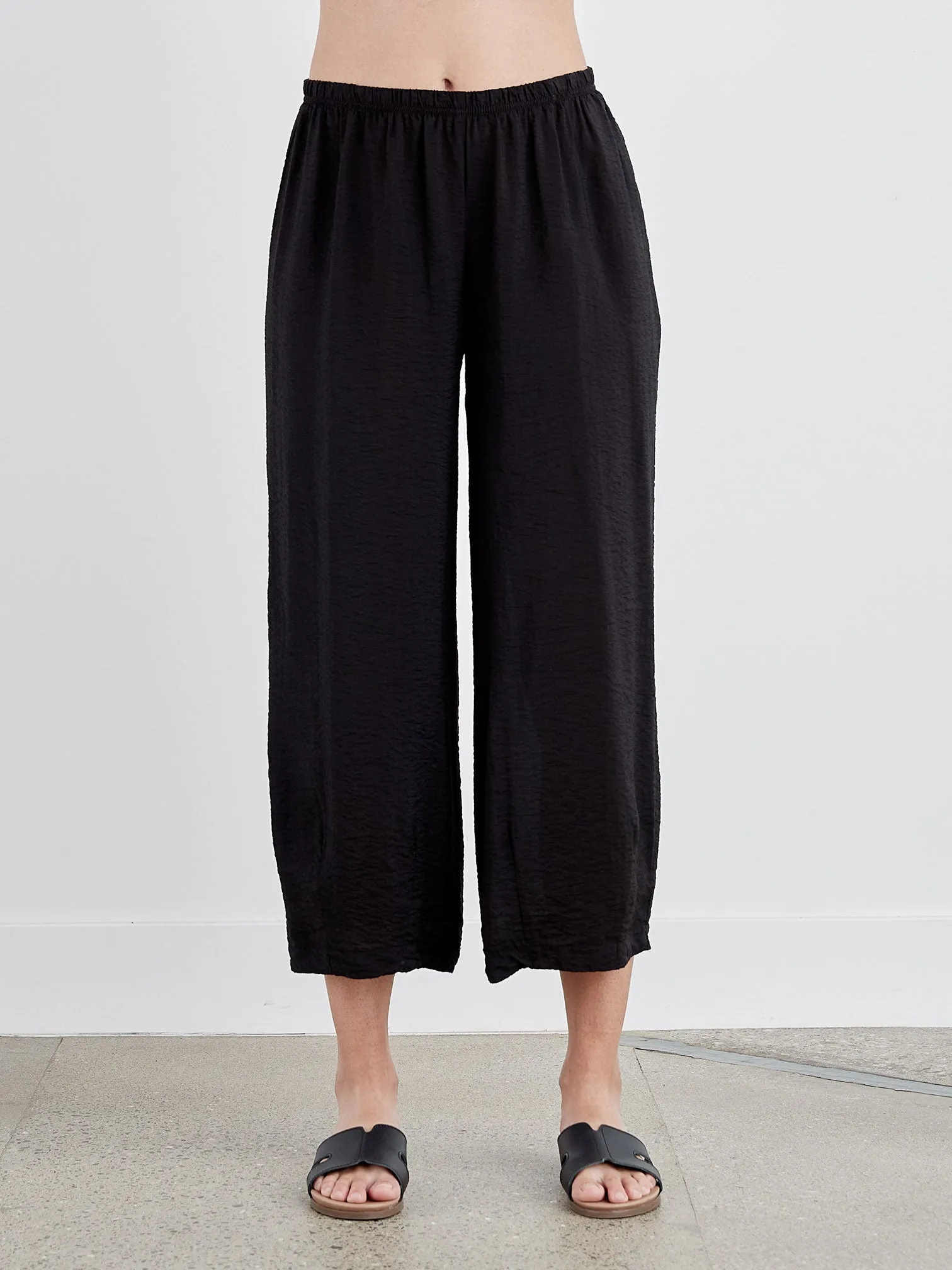 Cropped Pant w/ Darts